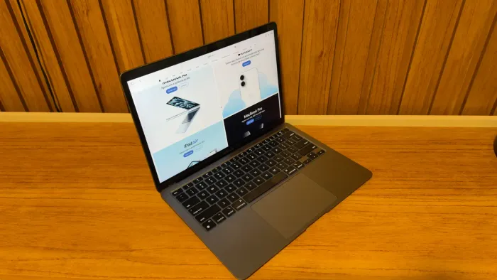 MacBook Air M1, 8GB RAM, 256GB SSD - SEM NENHUM DETALHE