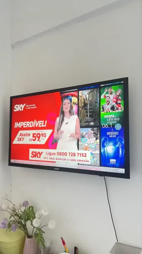 televisão samsung smart 32° polegadas muito bem conservada 