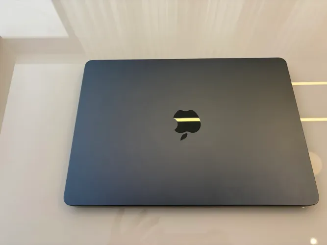 MacBook Air M5 16/512GB - Estado de Zero, na garantia até junho/27
