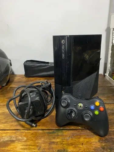 XBOX 360 DESBLOQUEADO + 1 CONTROLE ORIGINAL OPORTUNIDADE!!!