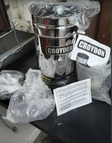 Extrator de suco industrial novo, marca croydon 127v, com garantia, todo aço inox.