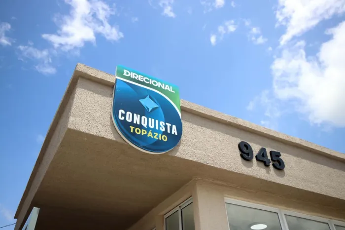 Aluga-se apartamento no condomínio Conquista Topázio.