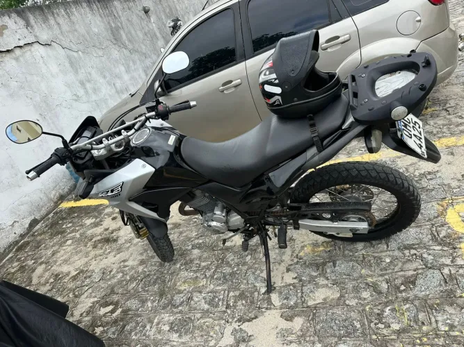 XRE  2018 nova zera nada a fazer já emplacada 2026 vendo ou troco por voyage! Gol