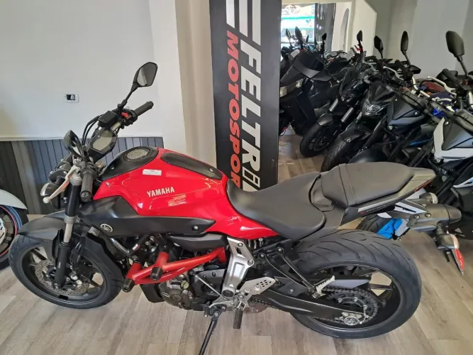 YAMAHA MT-07