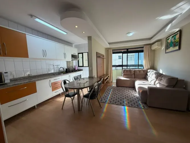Casa à venda com 205 m², 3 dormitórios, piscina e vista mar na Agronômica  Florianópolis/S