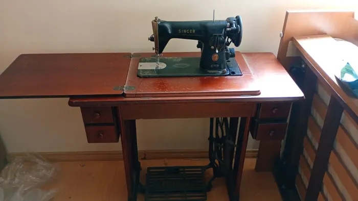 Vende se máquina de custura
