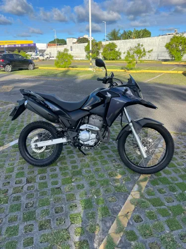 VENDO XRE 300 2022