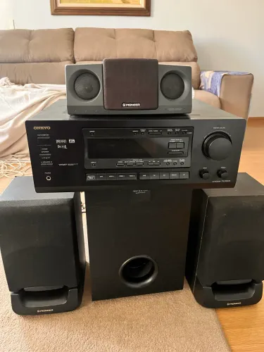 Receiver Onkyo caixas Pioneer