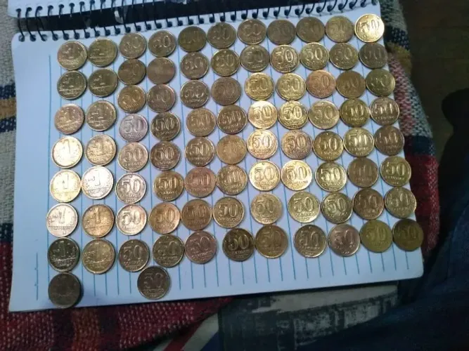 Lote de moedas antigas - variadas