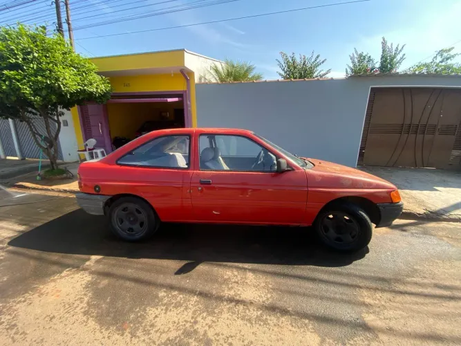 Ford Escort GL 1.6i / 1.6 (álcool) 1995