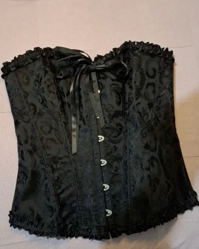 Corset preto estilo gótico
