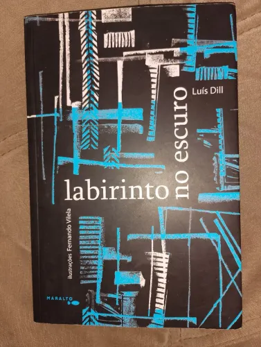 LIVRO LABIRINTO NO ESCURO