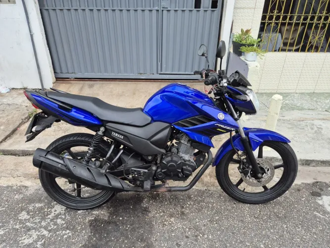 Yamaha Fazer muito nova pra vender logo