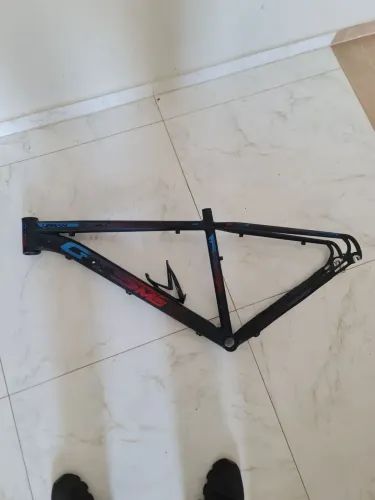 Quadro de bicicleta aro 29 GTS M5