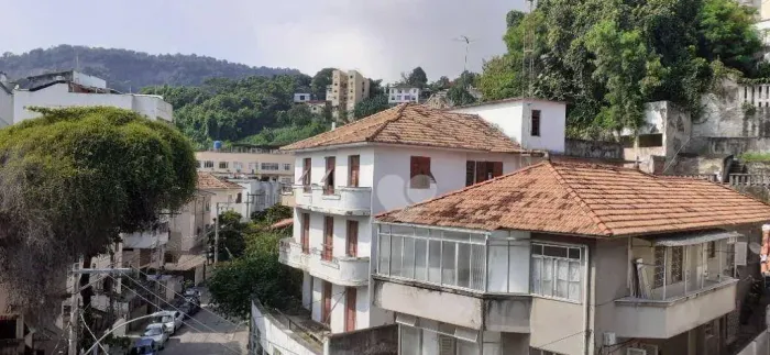 Santa Teresa parte baixa, predio pequeno e charmoso, 1 quarto, 380 mil