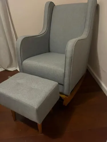 Poltrona de amamentação cinza