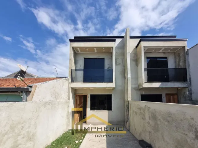 Sobrado à Venda em Curitiba-PR, Bairro Campo de Santana: 2 Quartos, 1 Sala, 2 Banheiros, 1