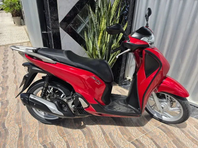 sh 150 ano 2019 com apenas 12 mil.kms ( zero)