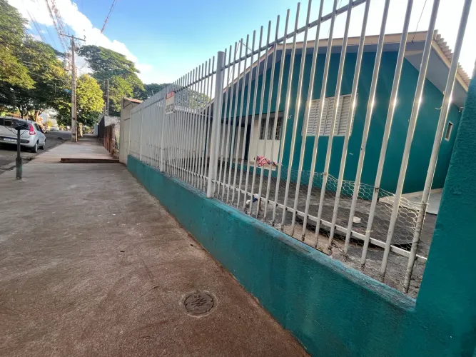 Vende-se está Casa