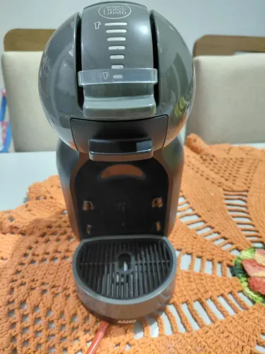Cafeteira Nescafé Dolce Gusto