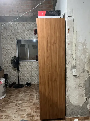 Vendo guarda roupas com portas de correr 