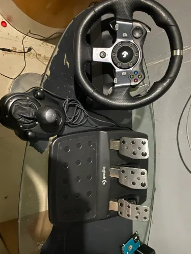 Vendo volante logitech g920 funcionando perfeitamente 
