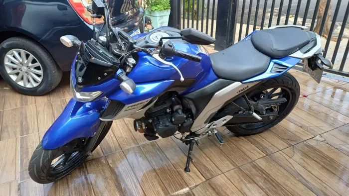 Vendo Moto Fazer 2021