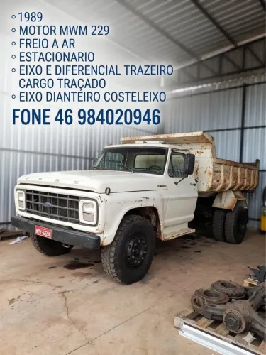 Caminhão Ford caçamba