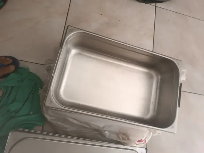 Vendo 4 cubas gastronômicas com tampa e alça removivel