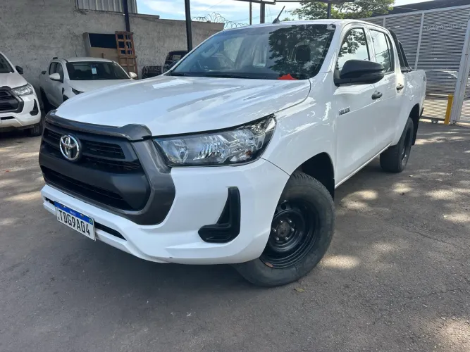 Toyota Hilux CD 4X4 2.8 Diesel Mec. 2025