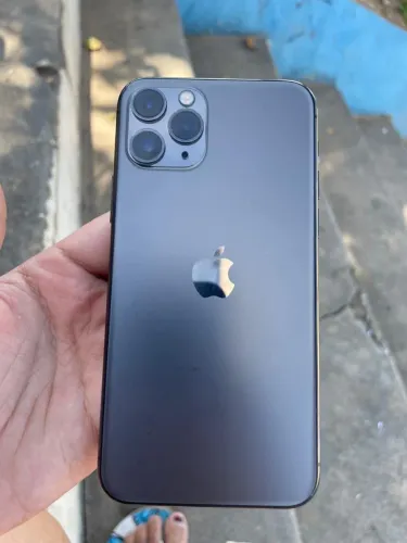     Vendo iPhone 11 Pro Conservado e Original interessados chamar no WhatsApp *