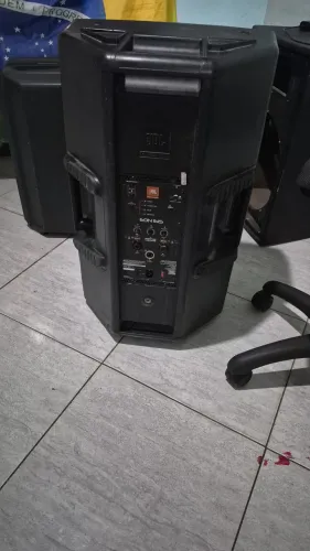 Caixa ativa jbl eon 615