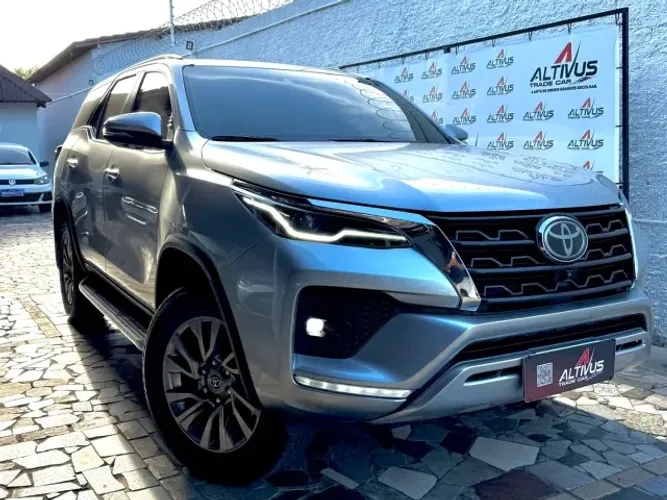 Toyota Hilux SW4 SRX 4X4 2.8 TDI 16V Dies. Aut. 2022