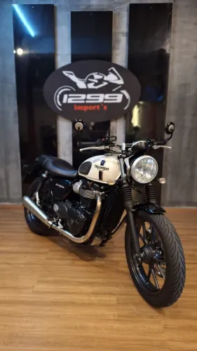 Triumph - Bonneville 900 HT Street Twin