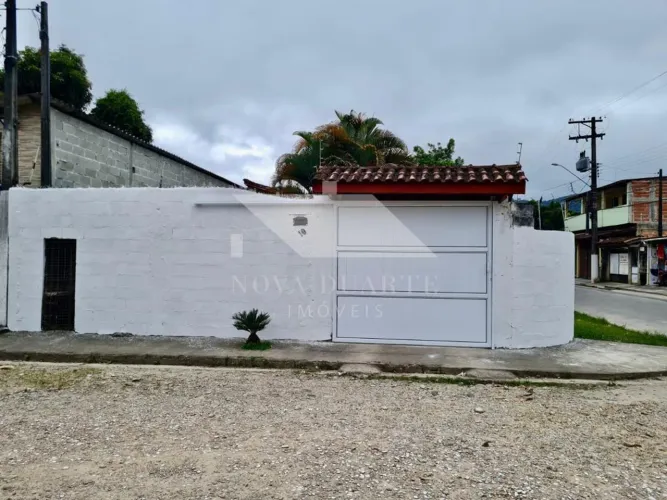 Casa com lazer completo e há alguns metros da praia, Ipiranguinha