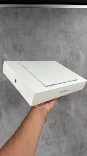 MACBOOK AIR M5 1TB/24 LACRADO