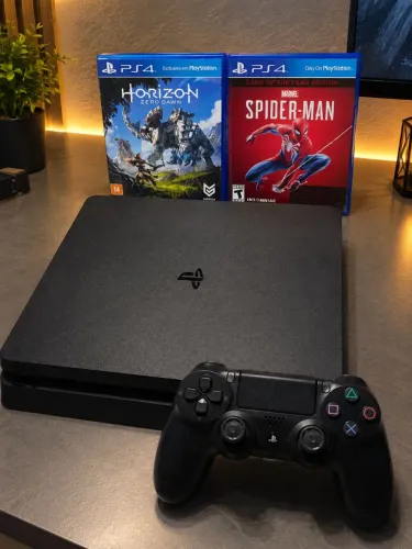 PS4 Slim em Perfeito Funcionamento + 2 Jogos Físicos + Jogos Instalados!