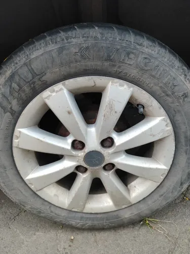 Vendo 3 rodas aro 14