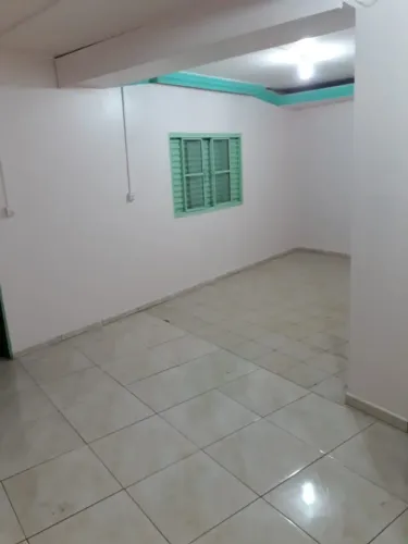 Aluga-se Apto/Kit, no Centro Chapecó (Av. Nereu Ramos), próximo à Chevrolet. Ótima Localiz