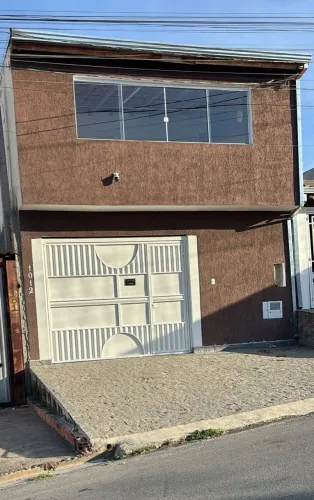 Casa com Piscina Pque São Bento Sorocaba vendo ou troco por chacara na região 