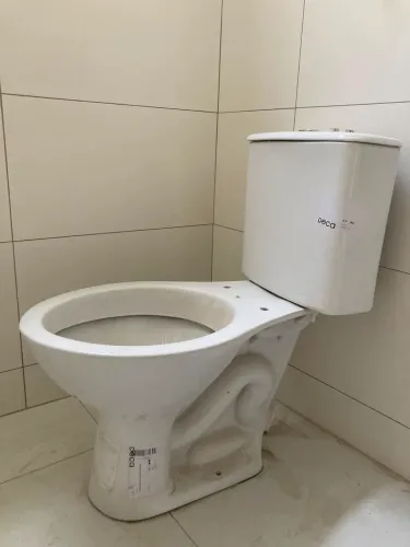 Vaso sanitário com caixa acoplada Deca