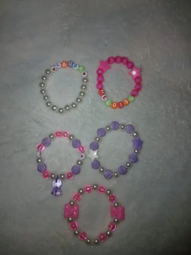 Pulseiras,cordinha para celular e chaveiros