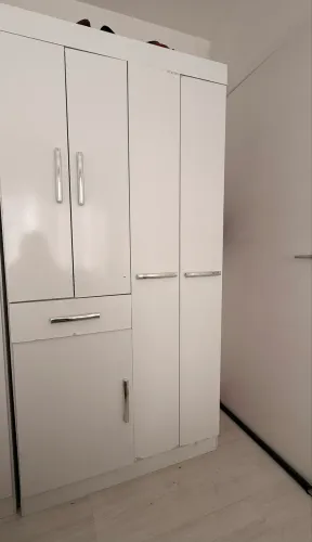 Guarda roupa branco 5 portas em perfeito estado