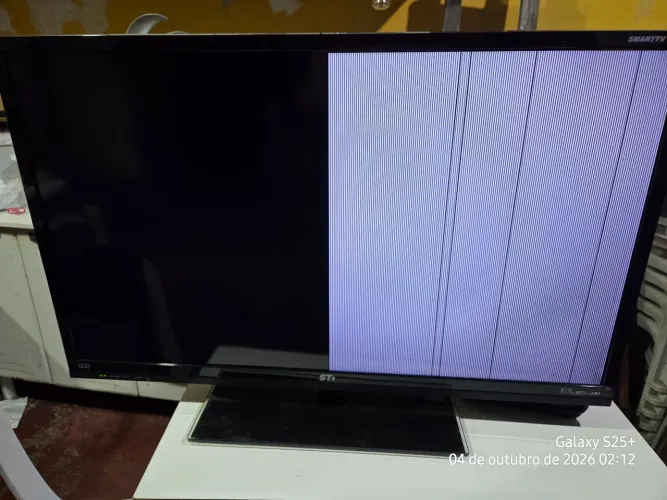 TV DE 42 POLEGADAS  TIRA PEÇAS 