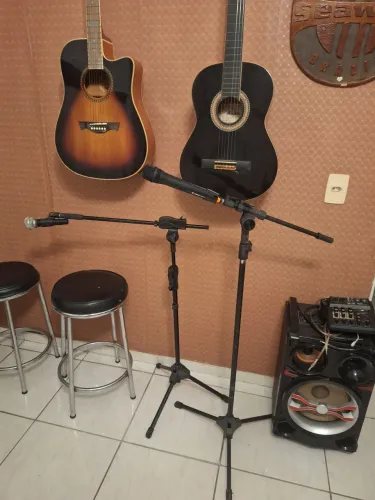 Vendo lote completo de equipamentos acessórios musicais 