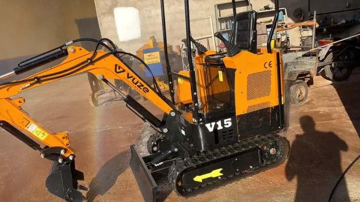 Mini escavadeira Vuze 1.5 toneladas
