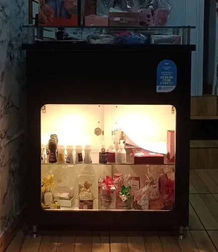 Vendo balcão de loja com luz interna