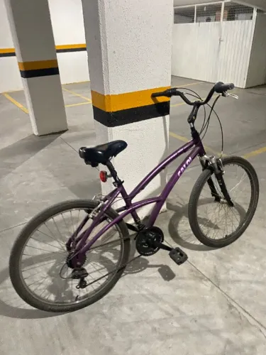 Vendo bicicleta caloi, semi nova