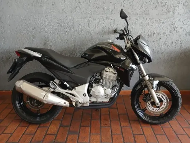 Honda CB 300R 2013