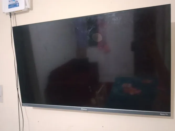 Vendo essa tv Philco 32 polegadas para retirada de peças 150